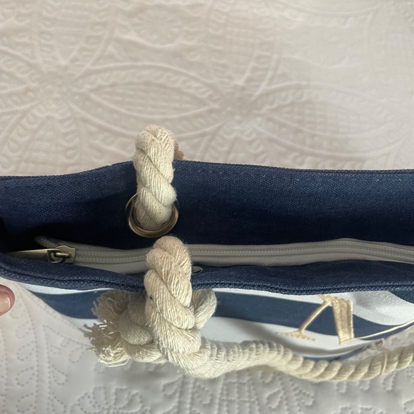 Beach Bag and Drinking Glass with lid and reusable straw - Picture 9 of 16